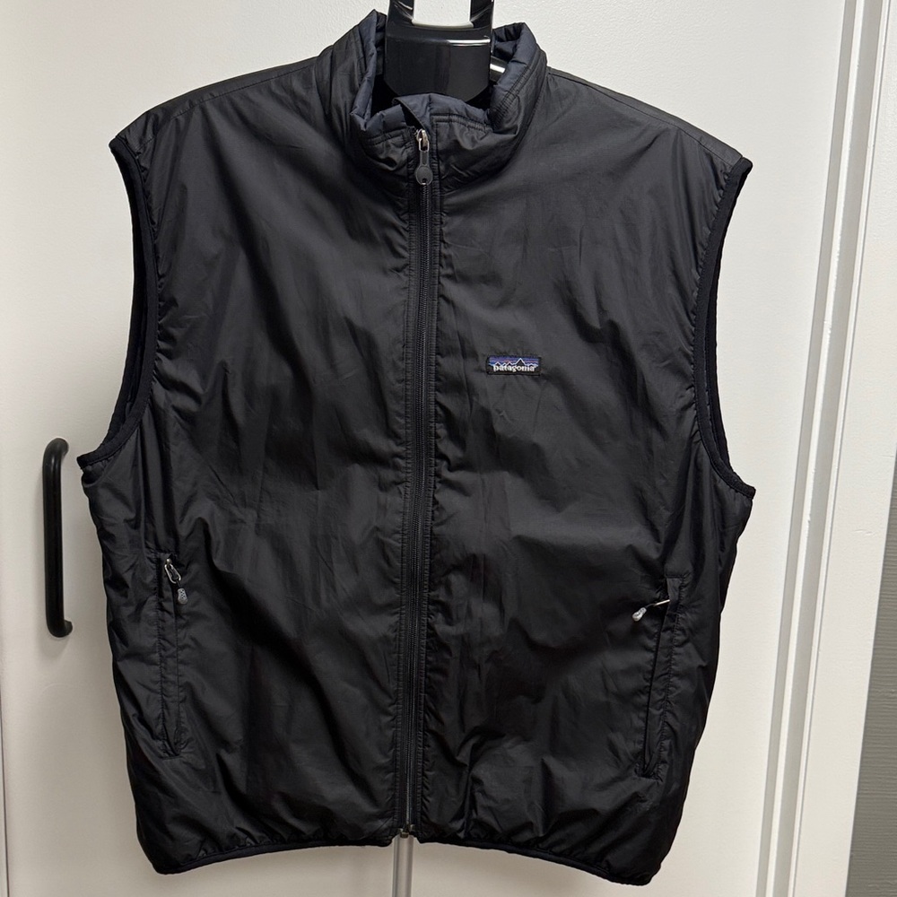 Patagonia Men's Black Insulated Vest EUC